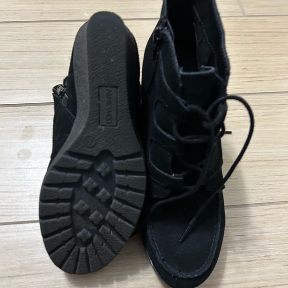 Nine West black tie up booties. Never worn. - Picture 3 of 3